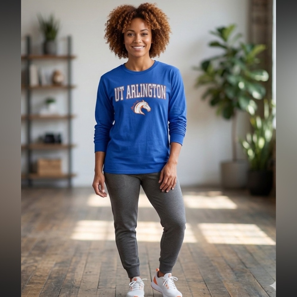 UT Arlington Maverick’s Blue Graphic Long Sleeve T-Shirt Size Large Unisex